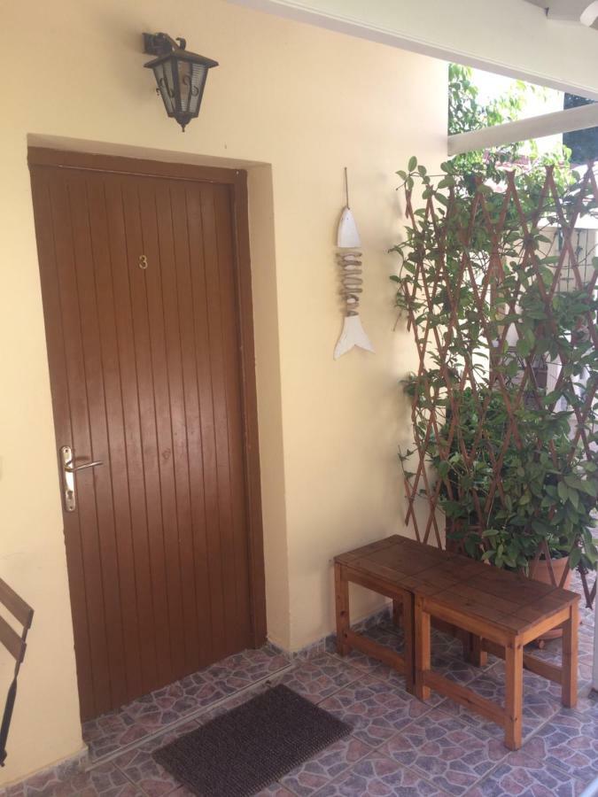 Helena'S Rooms Kassiopi Exterior foto